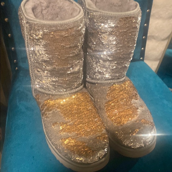 Rare Authentic Uggs - Picture 2 of 6